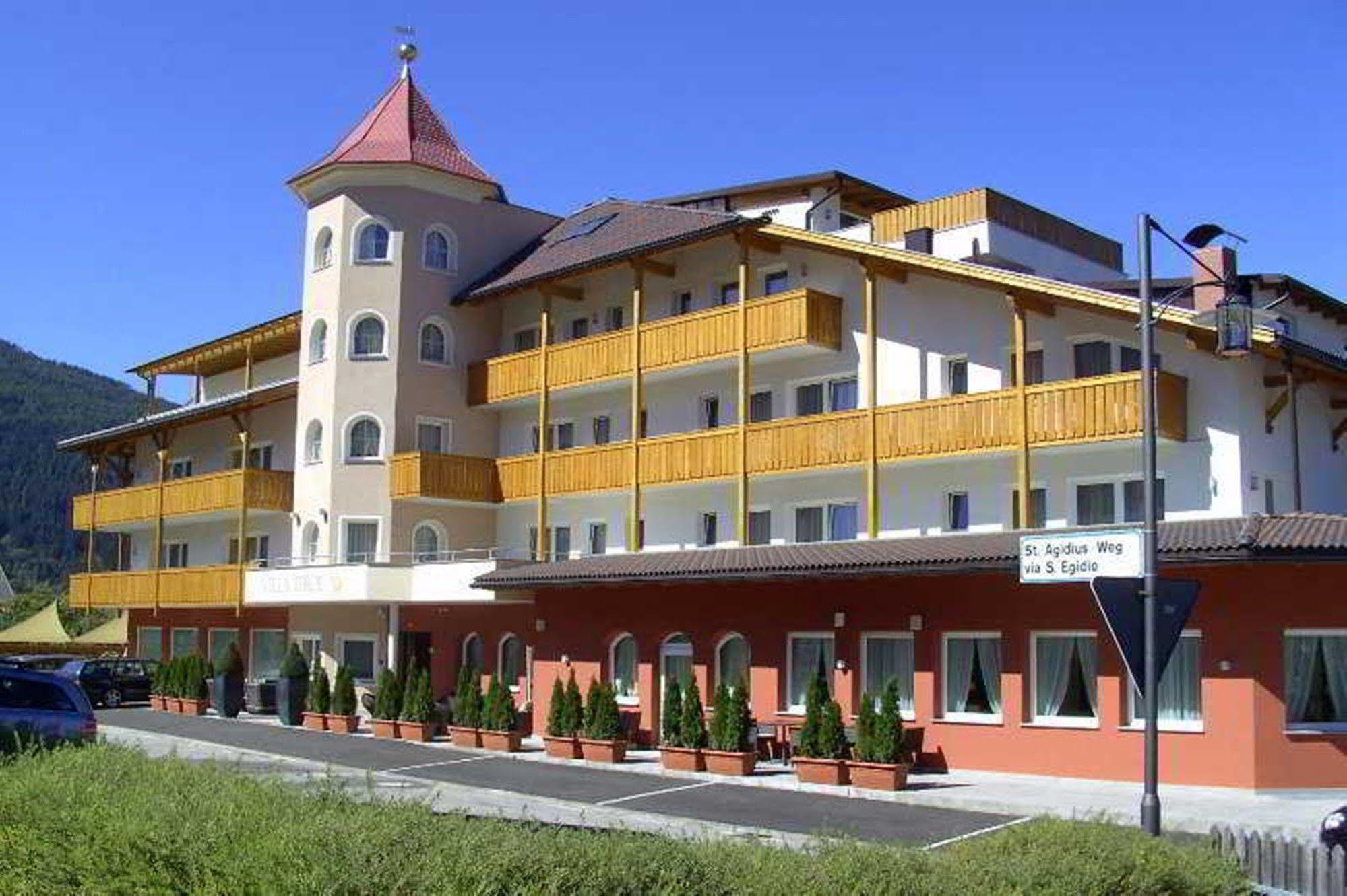 Hotel Fameli Olang Εξωτερικό φωτογραφία